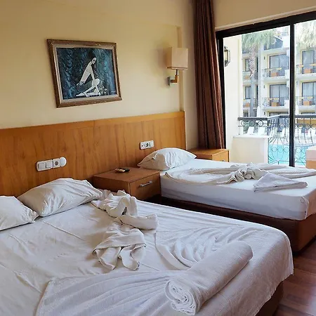Club Herakles Hotell 3*