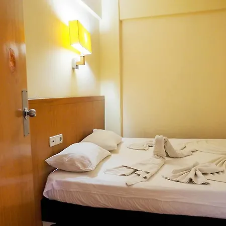 Club Herakles Hotel 3*
